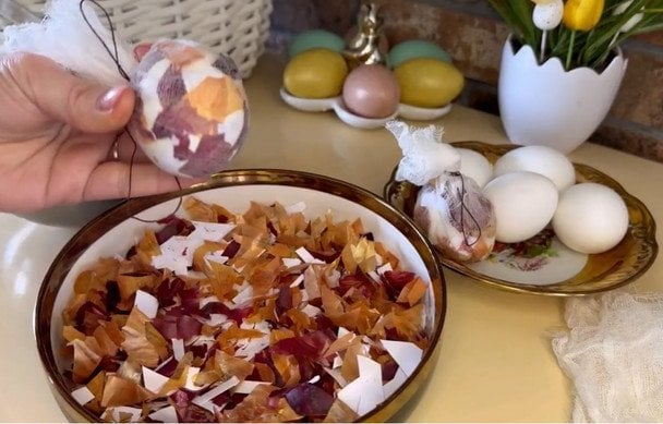 Мармурові крашанки. Фото: https://www.youtube.com/@beautiful_at_home