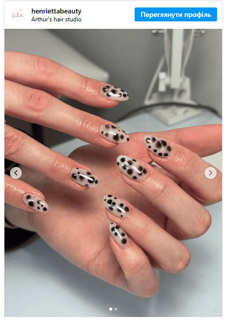 Dalmatian nails / © Instagram