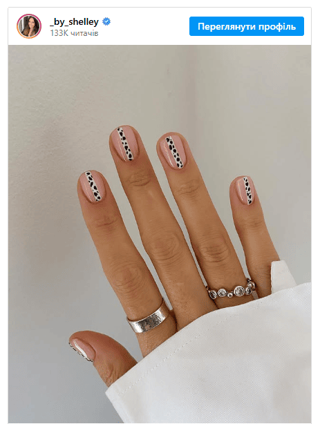 Dalmatian nails / © Instagram