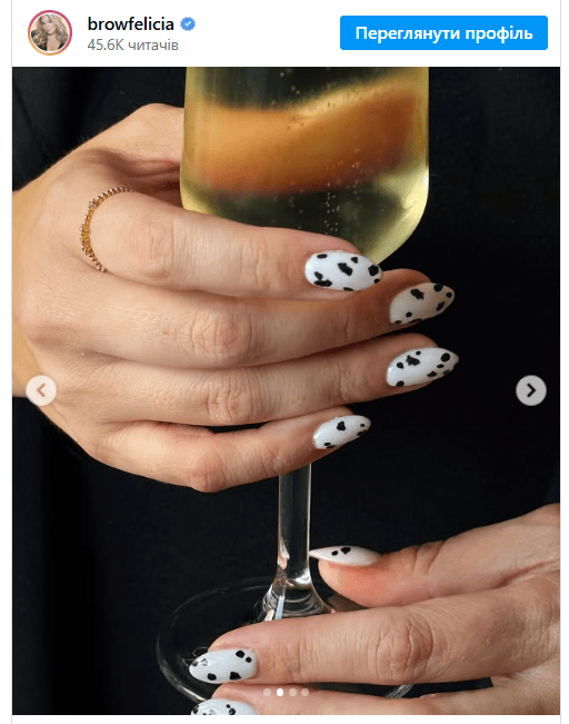 Dalmatian nails / © Instagram