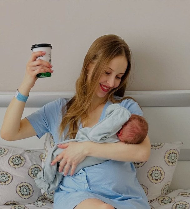 Анна Сагайдачна з новонародженим сином / © instagram.com/annasagaidachnaya