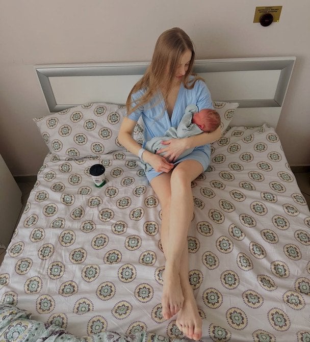 Анна Сагайдачна з новонародженим сином / © instagram.com/annasagaidachnaya