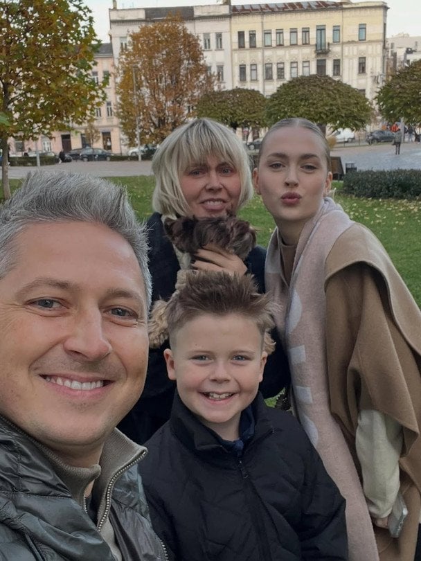 44-річний Олександр Педан із дружиною та донькою / © instagram.com/pedanos