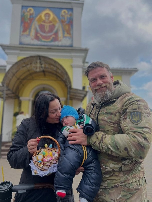 Вікторія Білан і Володимир Ращук з сином на Великдень / © instagram.com/vikki.bilan