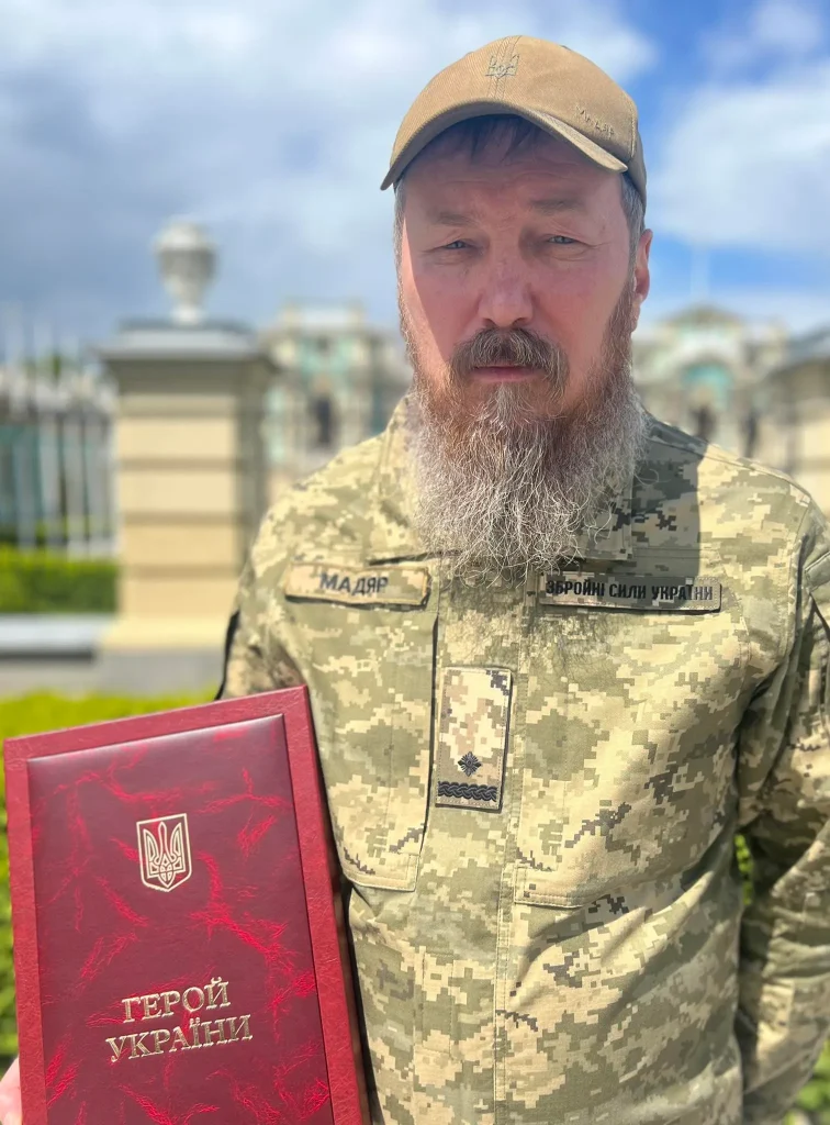 Мадяр Биография: Путь от детства до славы