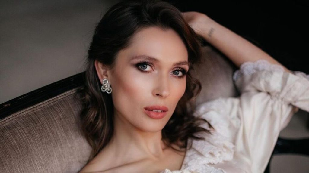 Олена Світлицька Особисте Життя: Детальний Огляд Біографії, Кар’єри та Сімейних Відносин