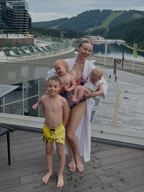 Анна Сагайдачна з дітьми / © instagram.com/annasagaidachnaya