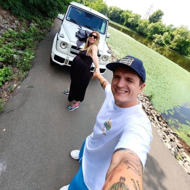 Анатолій Анатоліч із дружиною / © instagram.com/yulattt